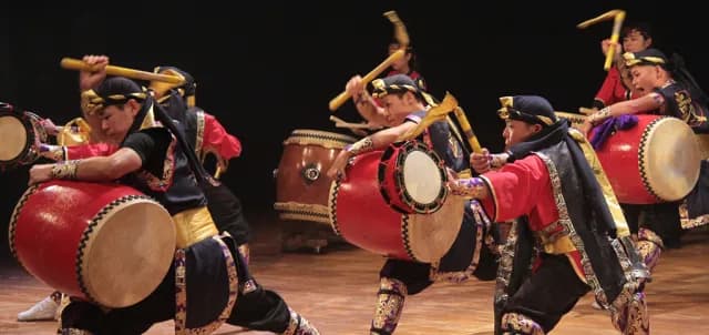 Ilustrasi Aktifitas Taiko Okinawa + Shishimai di Kitsuki