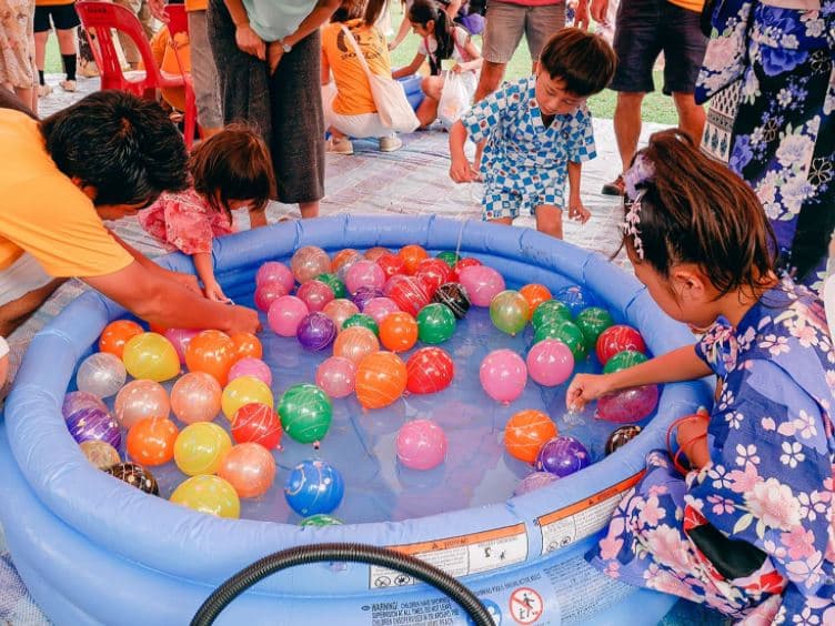 Ilustrasi Aktifitas Yoyo Tsuri di Kitsuki